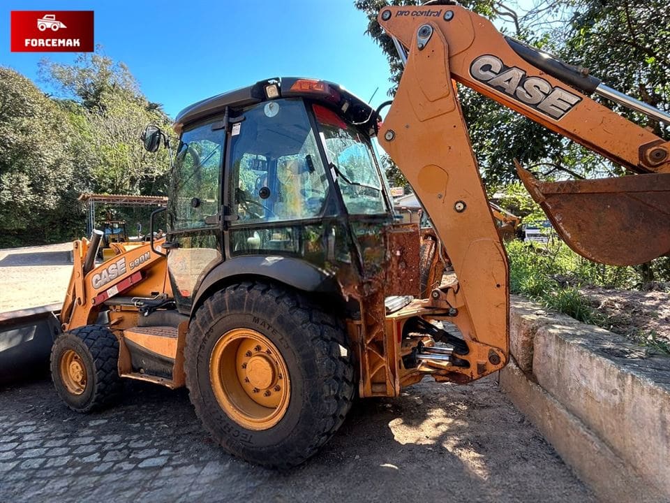 Retroescavadeira Case 580N 2015