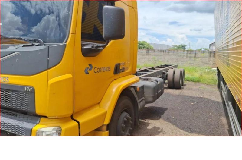 Caminhão Volvo VM 270 6x2R 2020