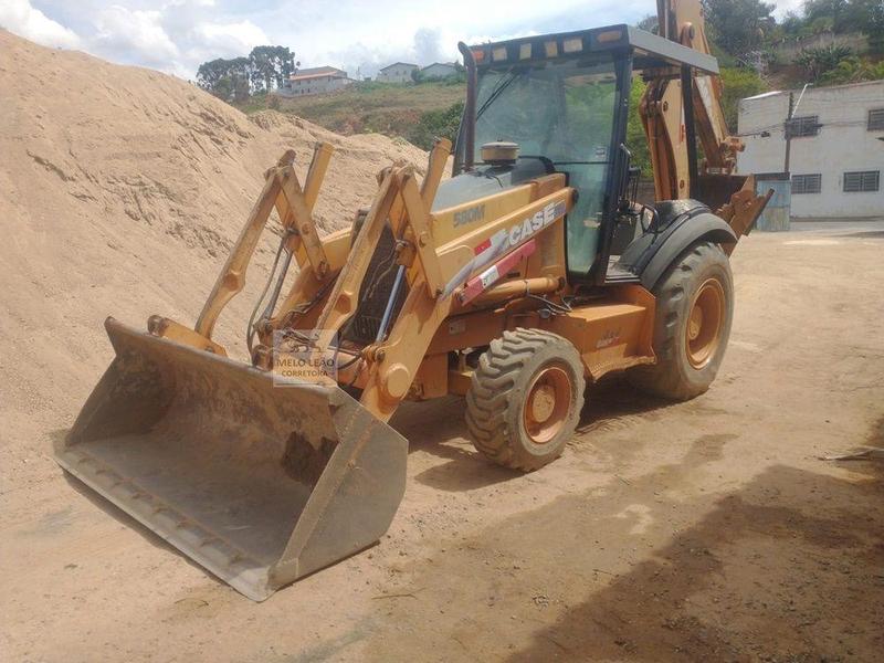 Retroescavadeira Case 580M 2011