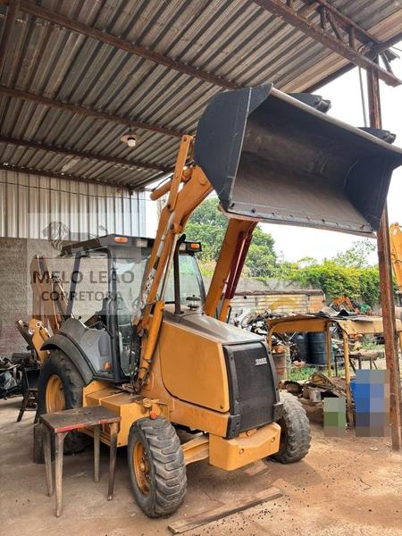 Retroescavadeira Case 580M 2011
