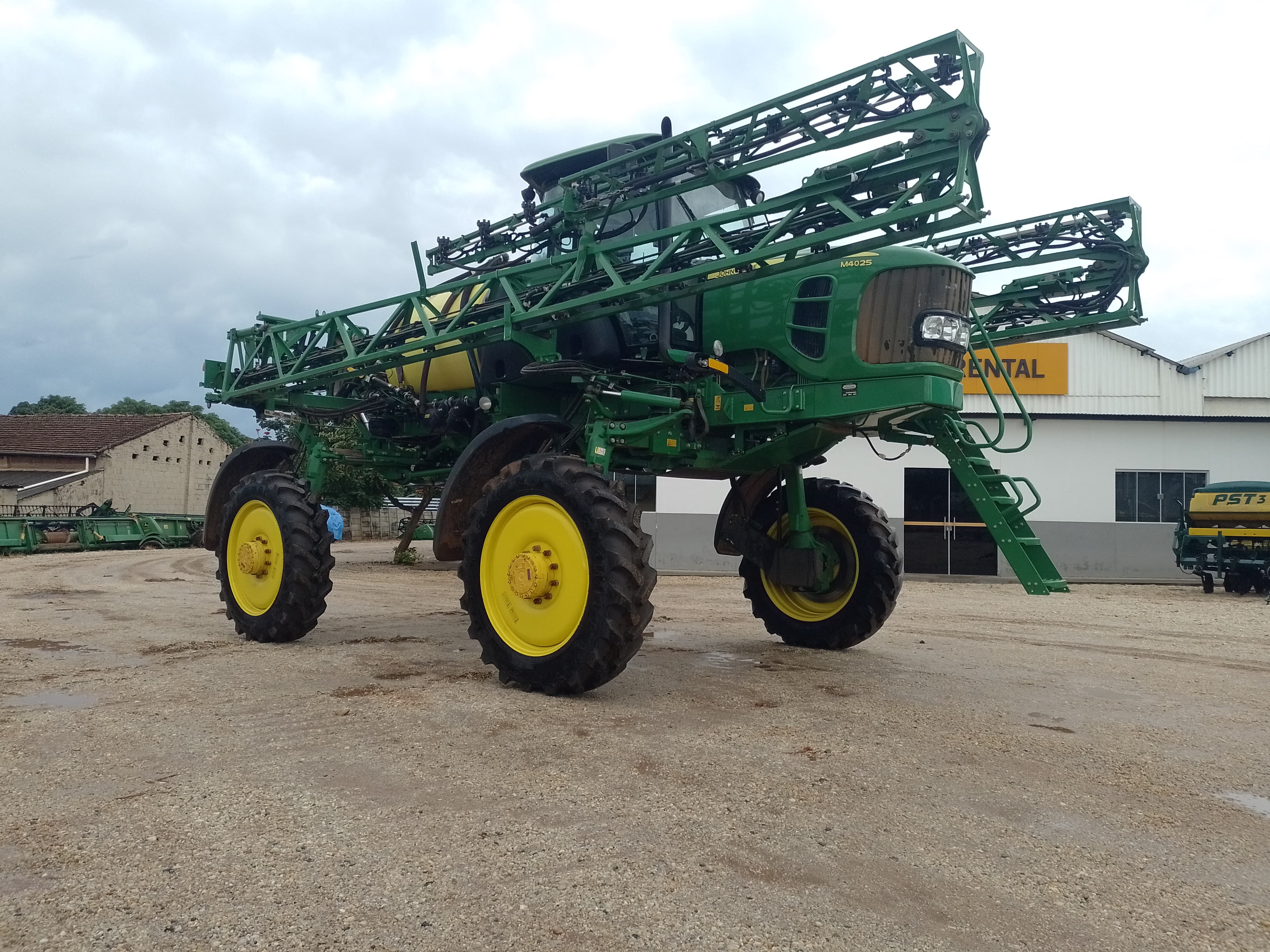 Pulverizador John Deere M4025 2023