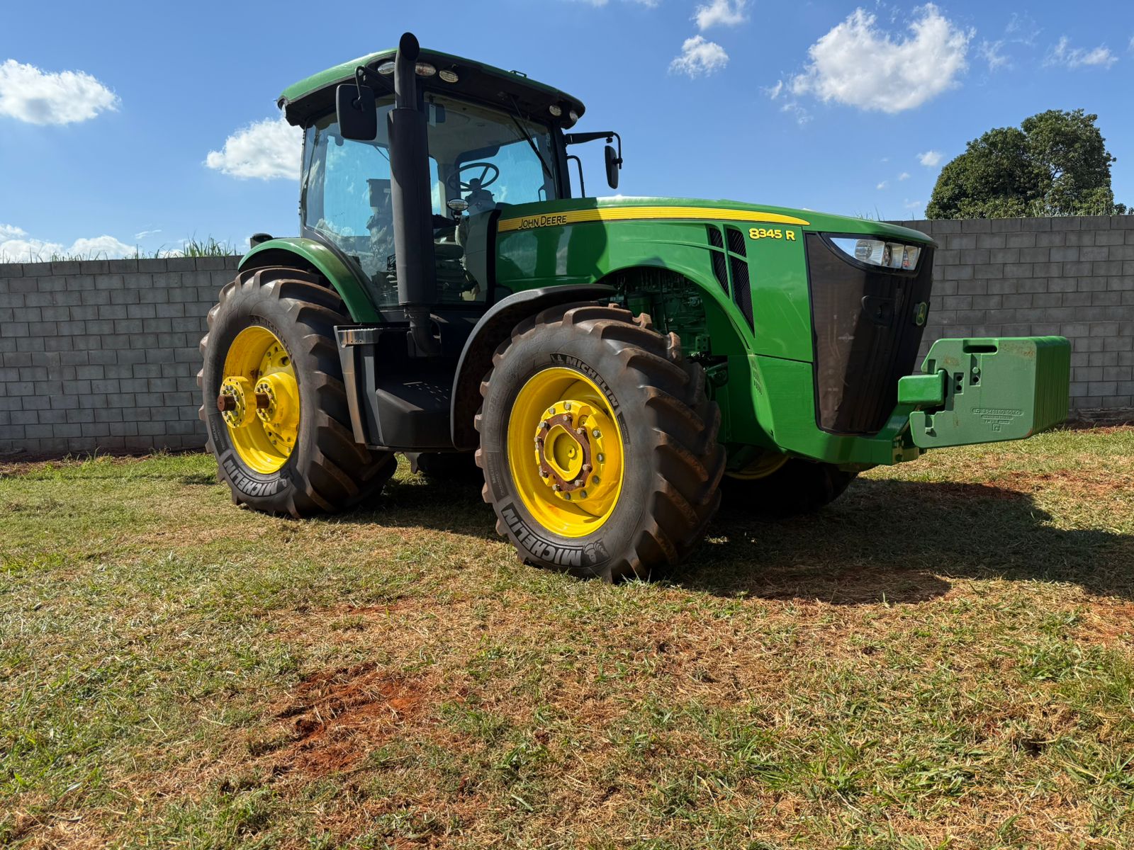 Trator agrícola John Deere 8345 R 2024