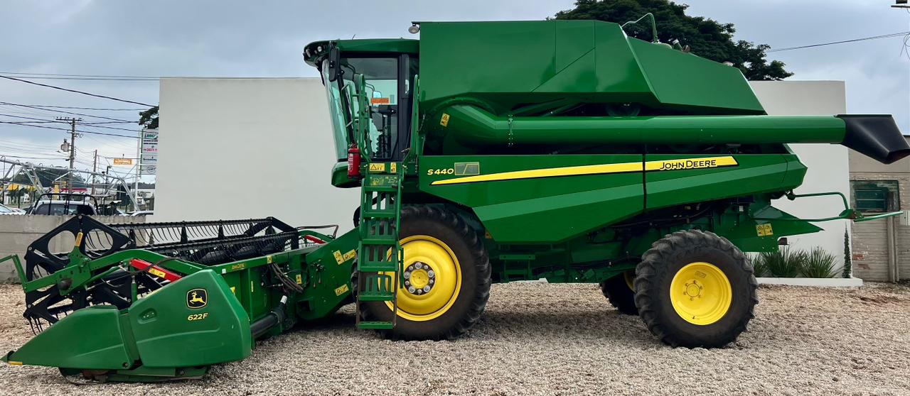 Colheitadeira John Deere S440 2022