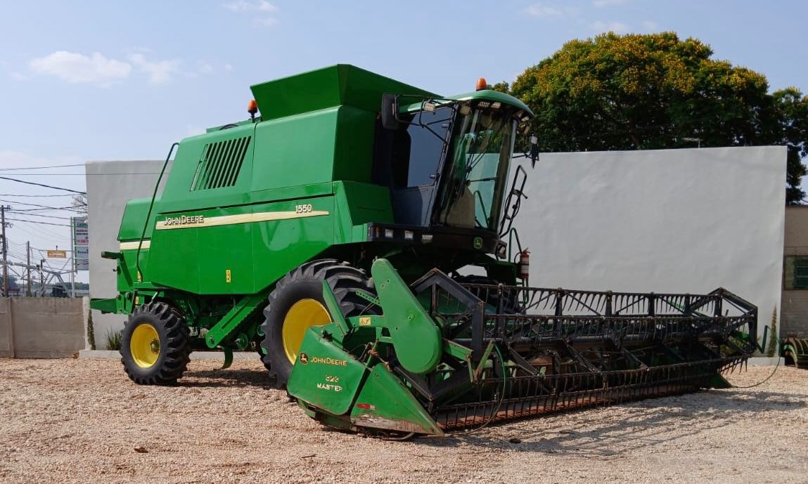 Colheitadeira John Deere JD 1550 2003