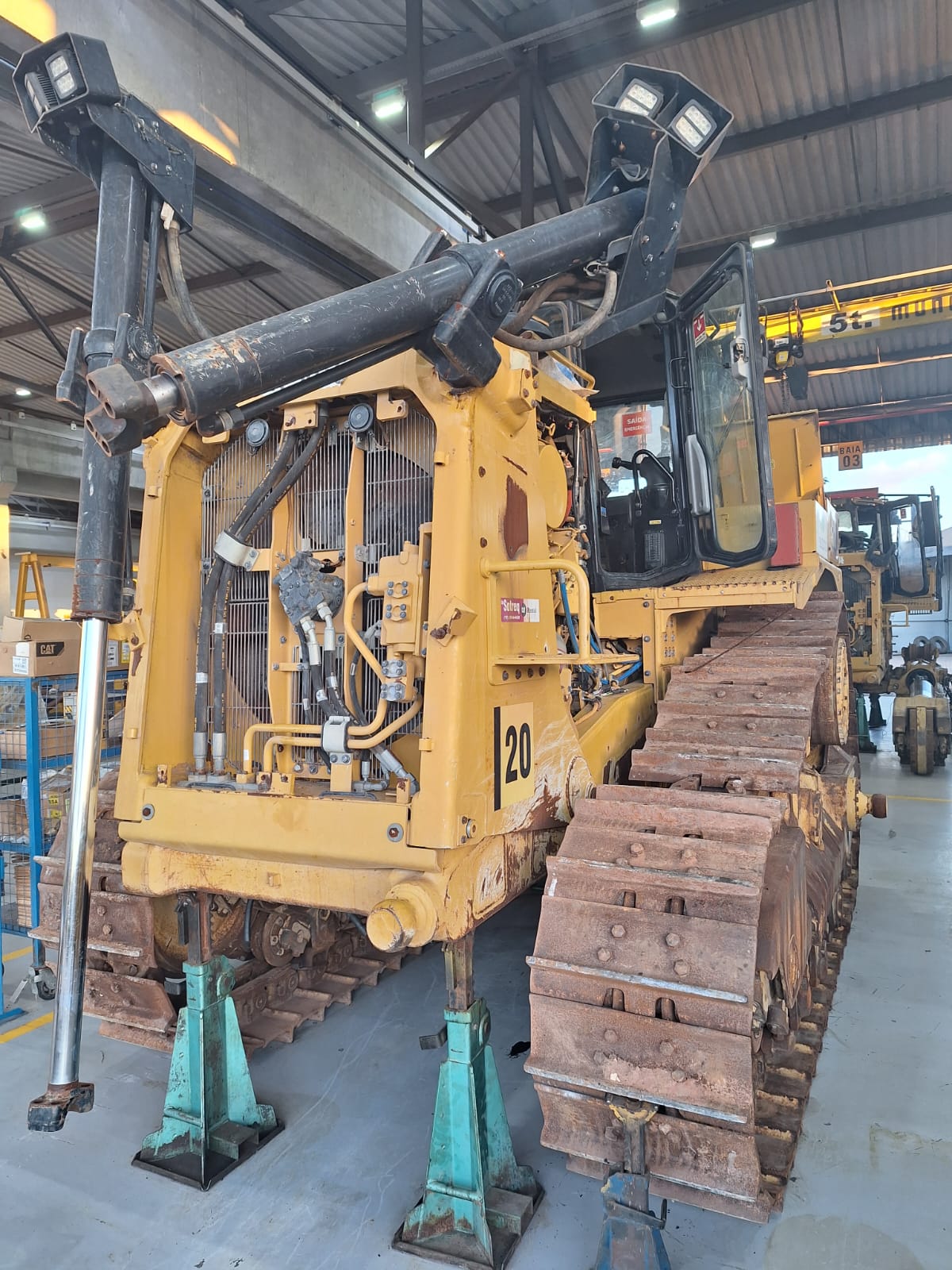 Trator de esteira Caterpillar D8T 2022