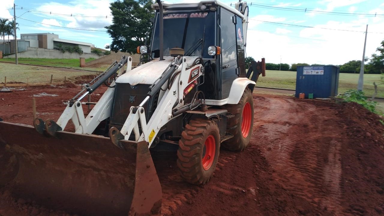 Retroescavadeira Bobcat B110B 2022