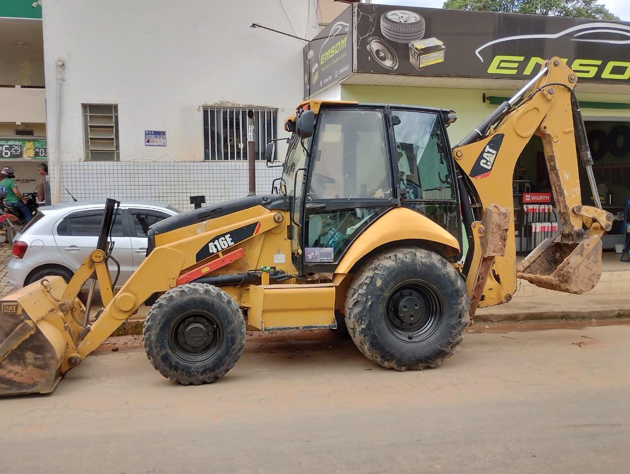 Retroescavadeira Caterpillar 416E 2012