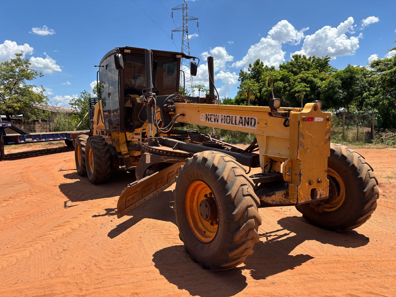 Motoniveladora New Holland RG140 2012