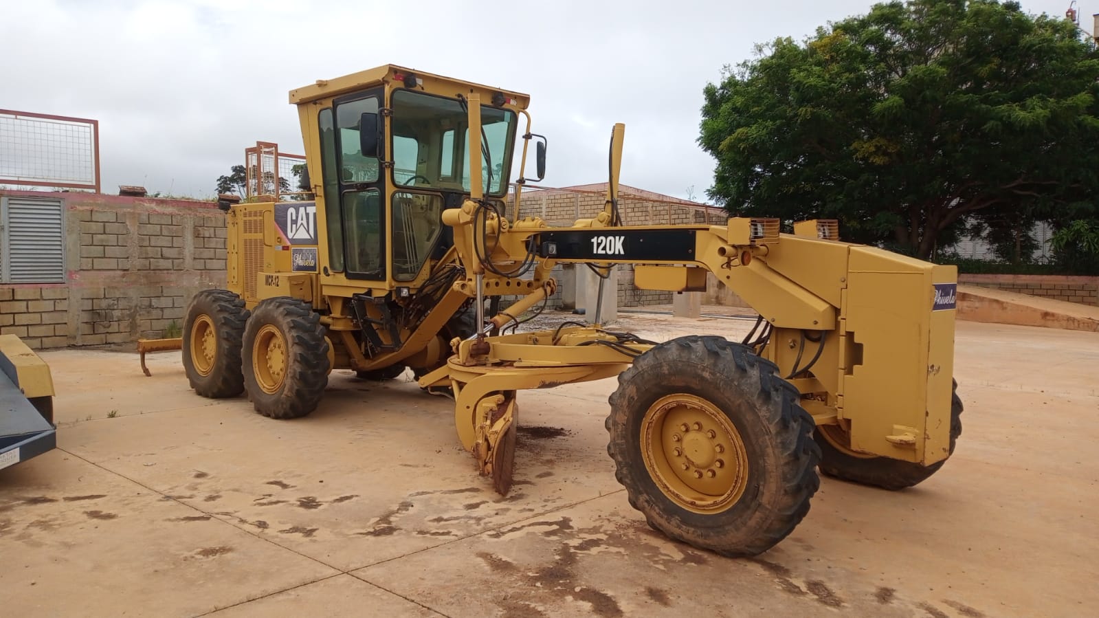 Motoniveladora Caterpillar 120K 2011