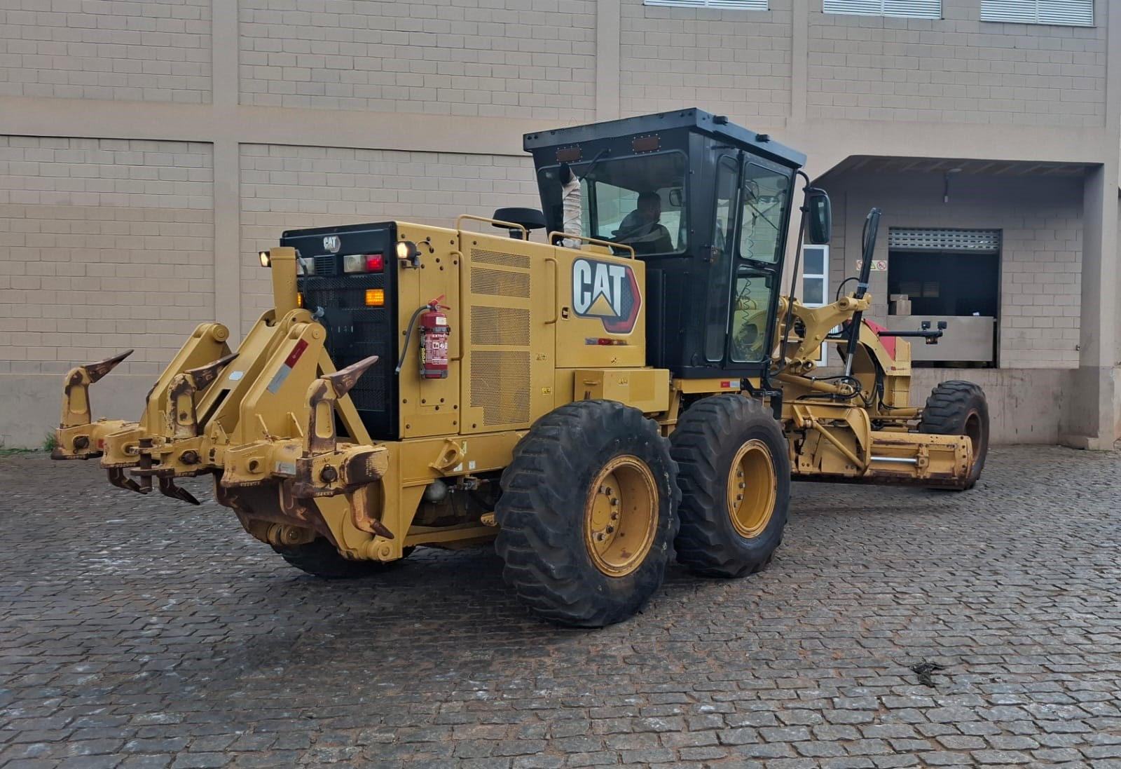 Motoniveladora Caterpillar 140K 2020