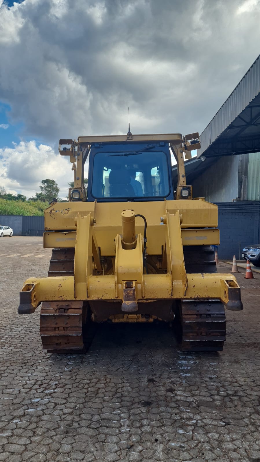 Trator de esteira Caterpillar D6T 2018