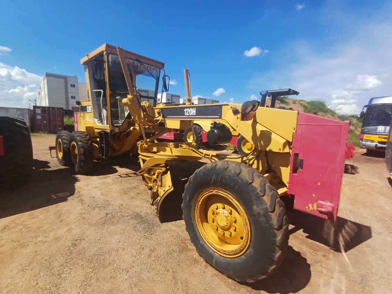 Motoniveladora Caterpillar 120H 2004