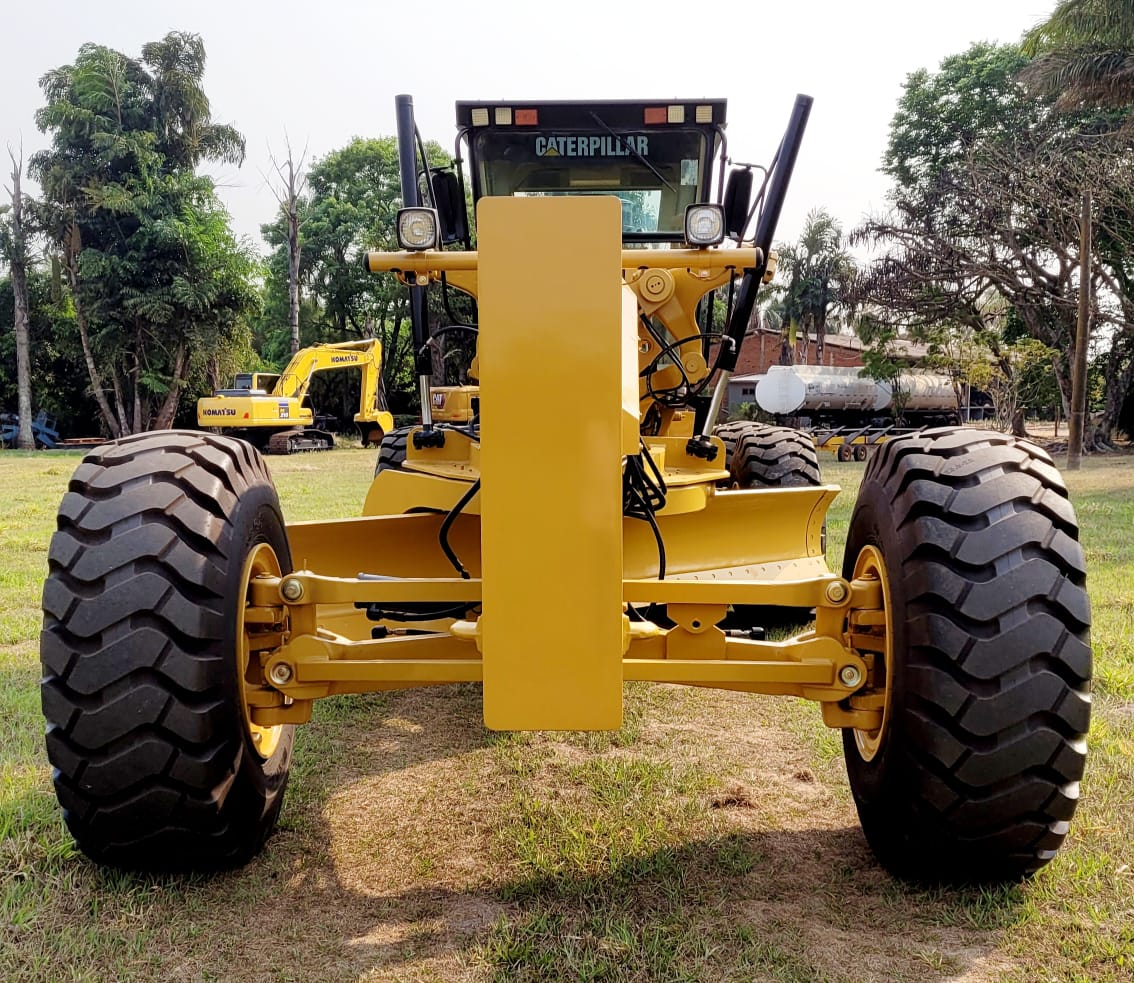 Motoniveladora Caterpillar 16H 2001