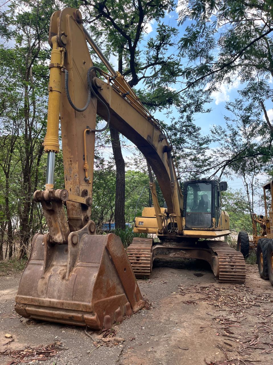 Escavadeira Komatsu PC300LC-8 2007