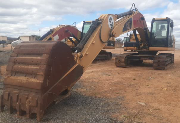Escavadeira Caterpillar 320D 2013