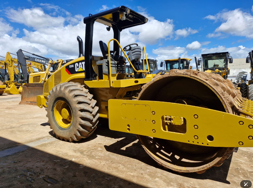 Rolo compactador Caterpillar CS56 2008