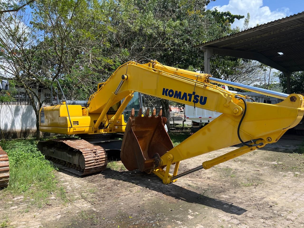 Escavadeira Komatsu PC200 2011