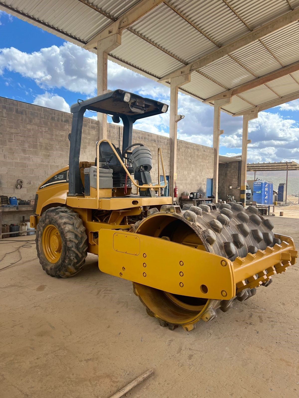 Rolo compactador Caterpillar CS 423E 2006