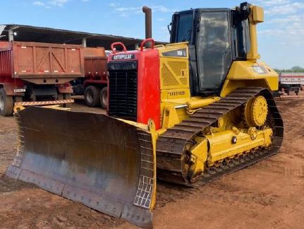 Trator de esteira Caterpillar D6N 2008