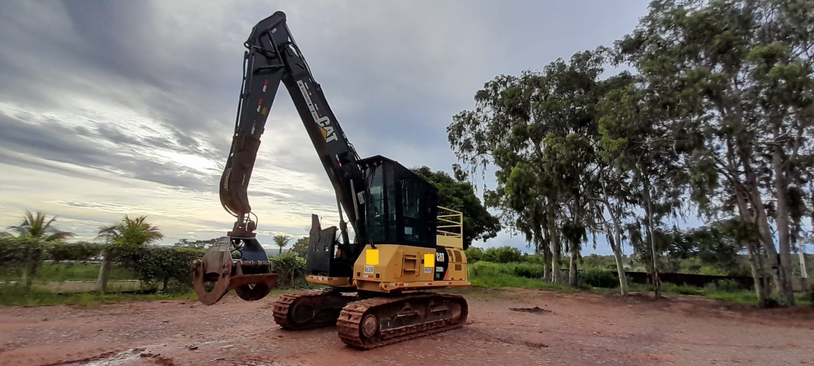 Escavadeira Caterpillar 320 D2 FM 2017