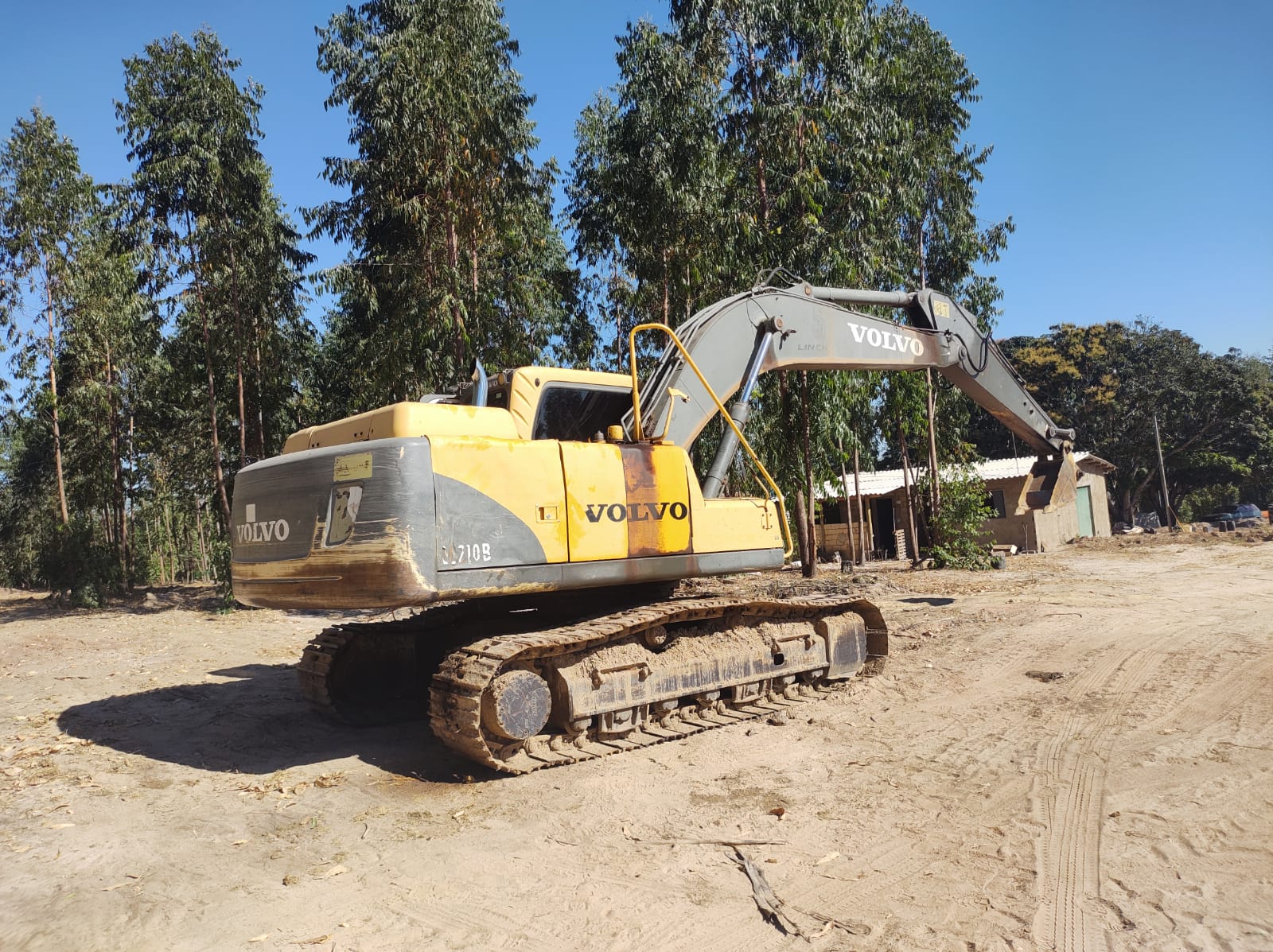 Escavadeira Volvo EC210B 2011