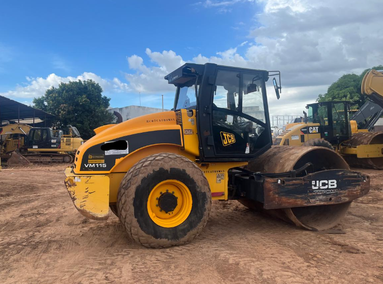 Rolo compactador JCB VM 330 2012