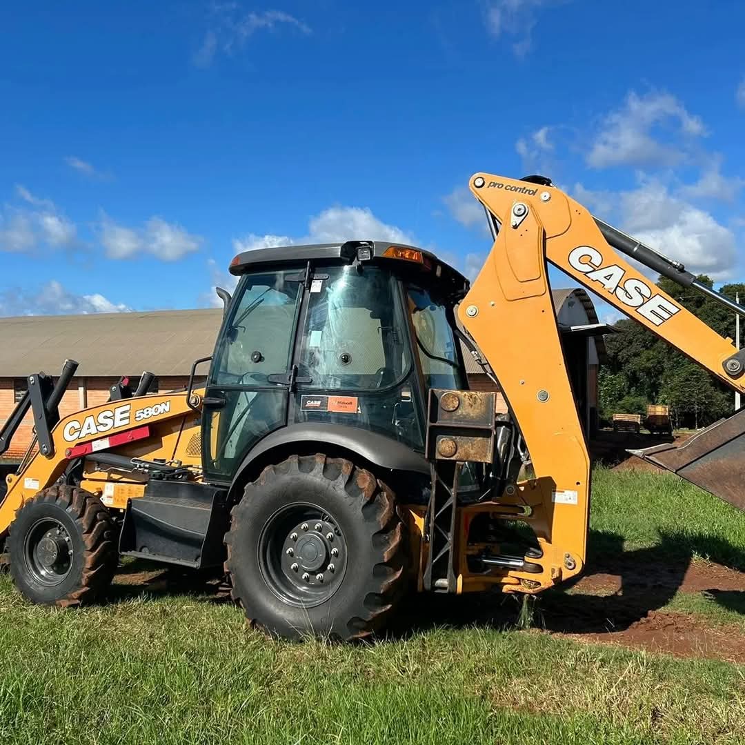 Retroescavadeira Case 580N 2020