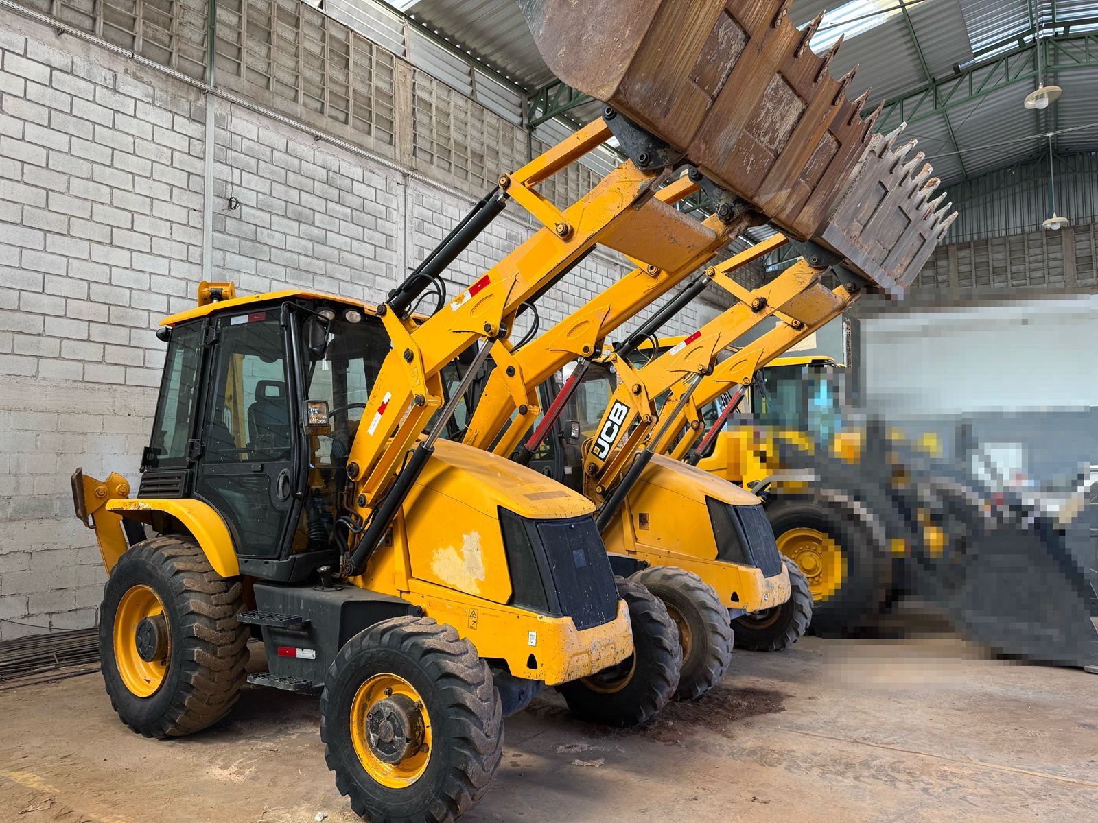 Retroescavadeira JCB 3CX 2019