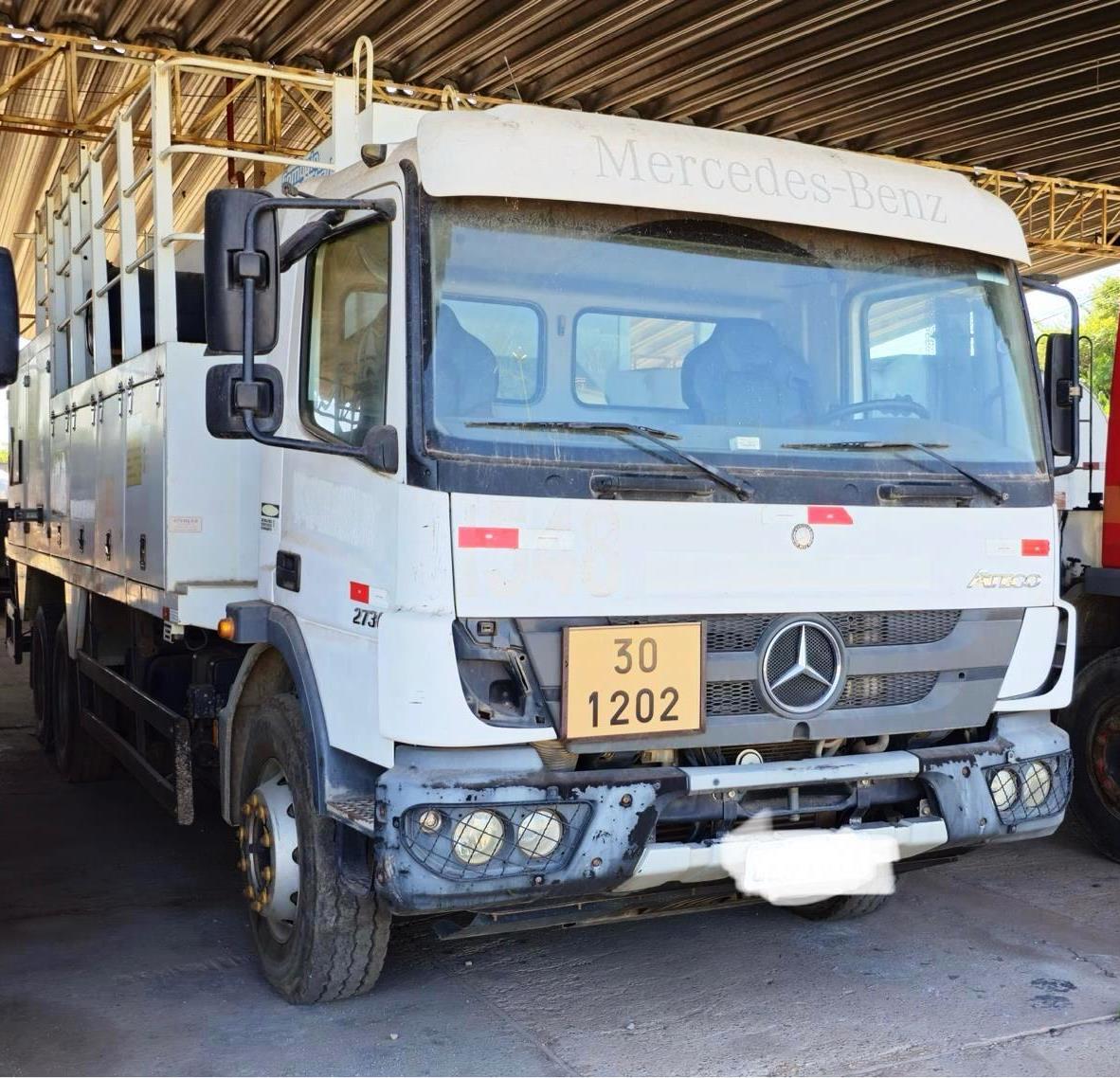 Caminhão Mercedes Benz 2730 2018