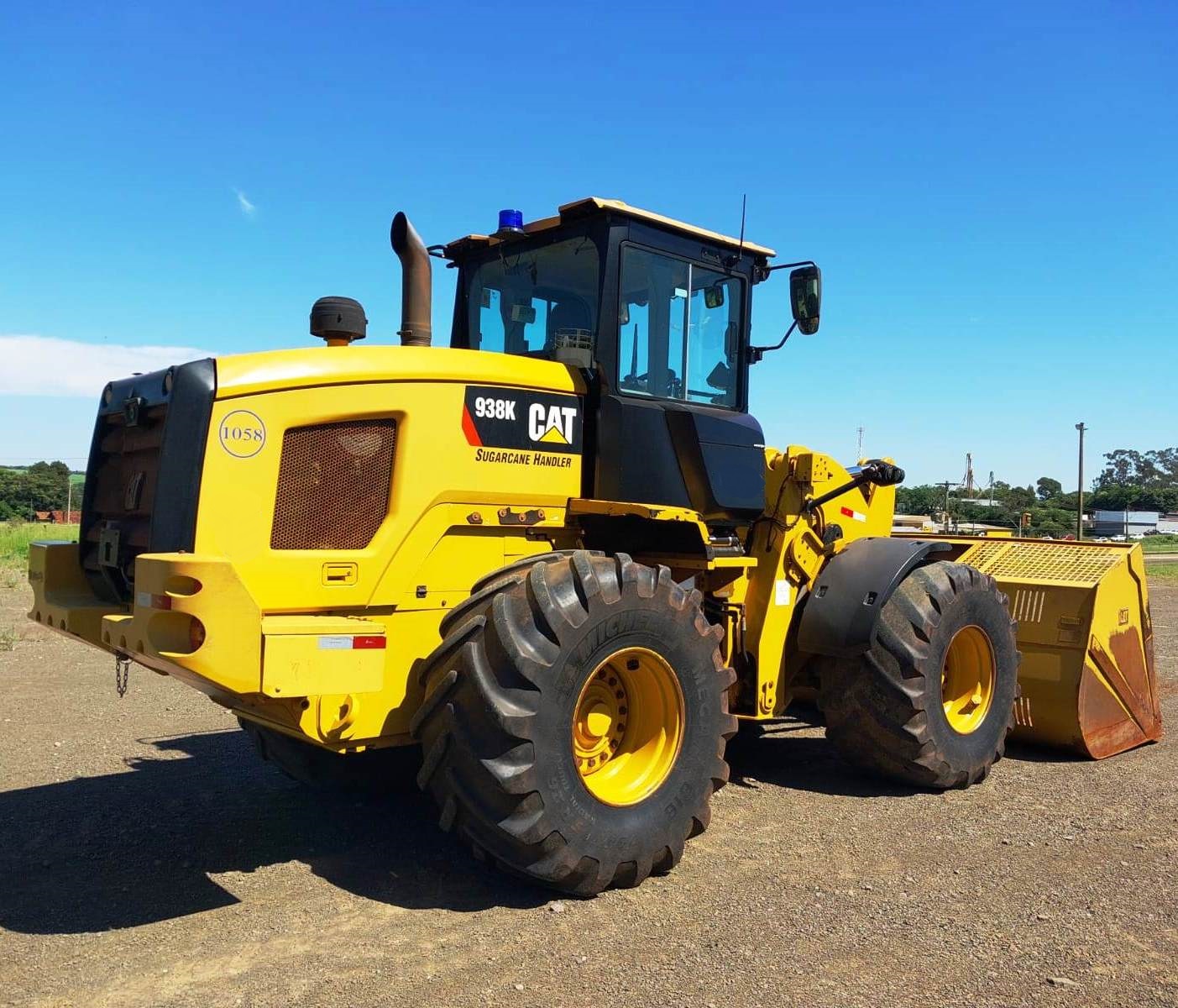 Pá Carregadeira Caterpillar 938 K 2020