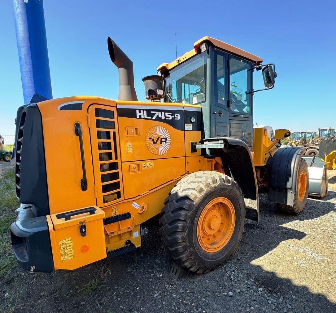 Pá Carregadeira Hyundai HL745 2023