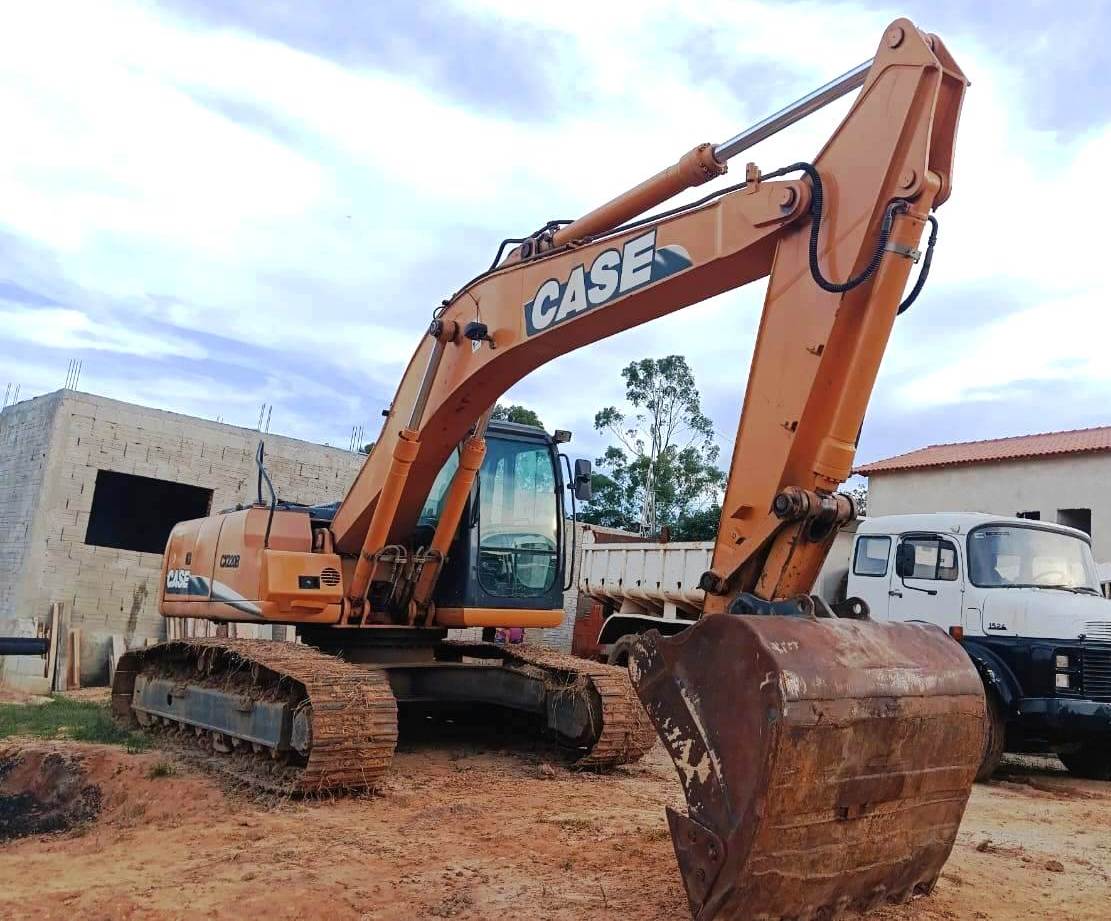 Escavadeira Case CX220 2006