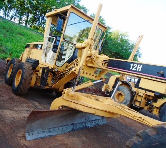 Motoniveladora Caterpillar 12H 2004