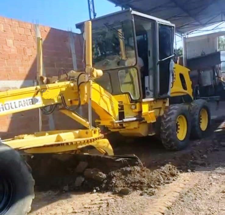 Motoniveladora New Holland RG140 2010
