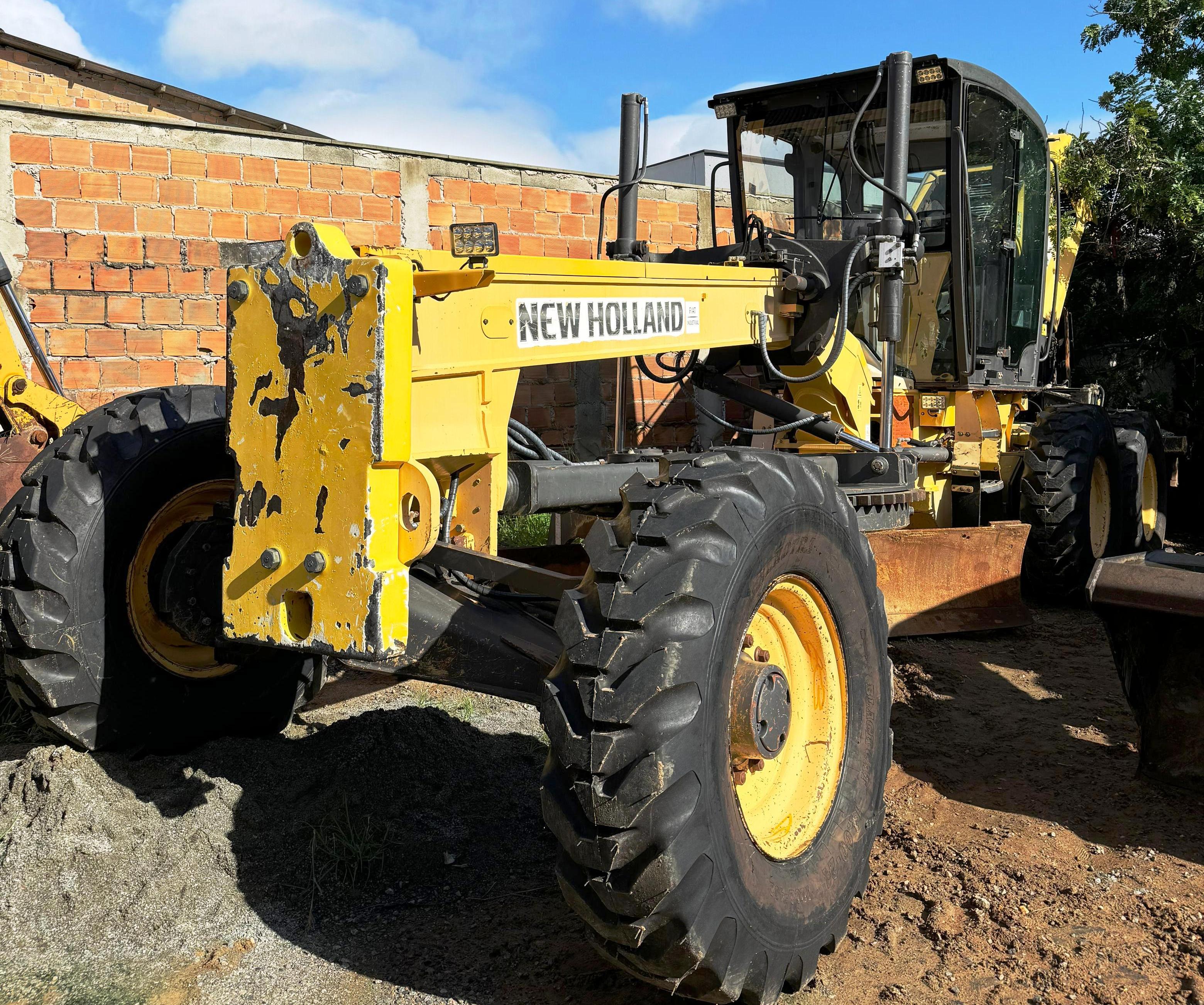 Motoniveladora New Holland RG140 2011