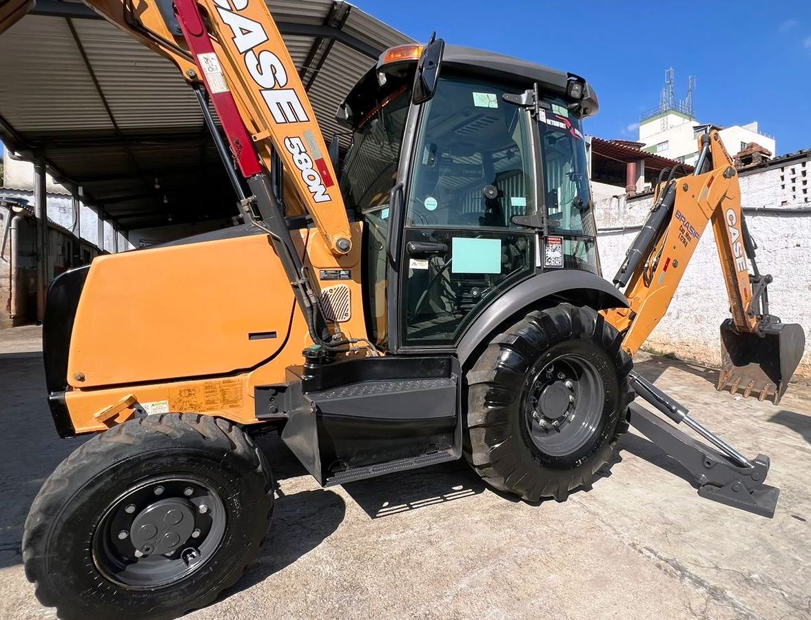 Retroescavadeira Case 580N 2018