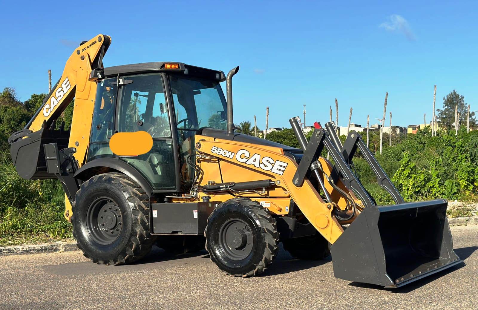 Retroescavadeira Case 580N 2020