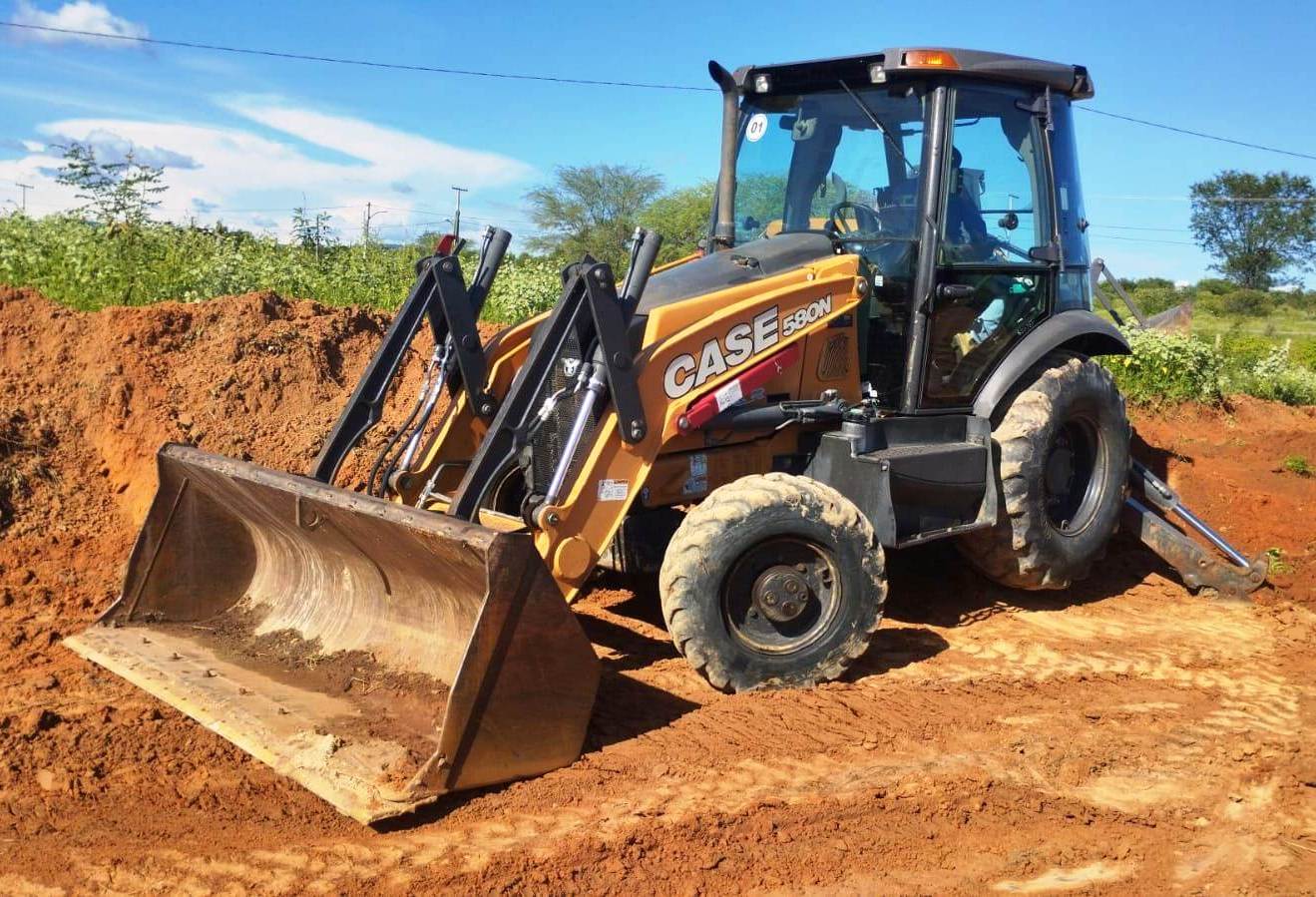 Retroescavadeira Case 580N 2022