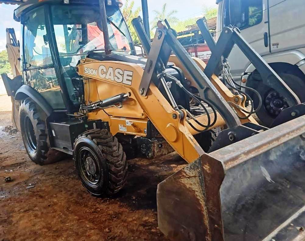 Retroescavadeira Case 580N 2022