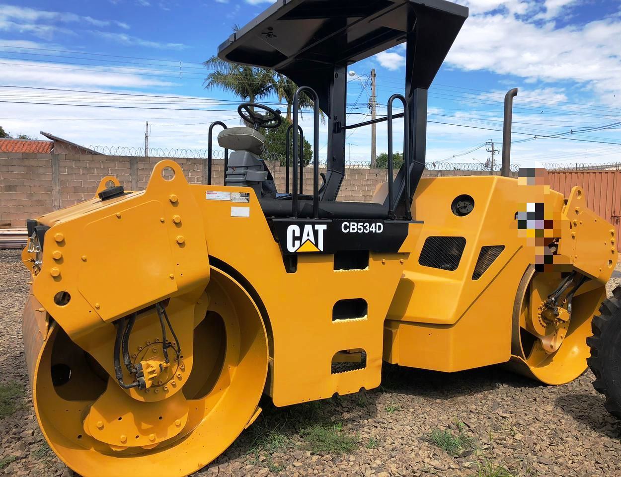 Rolo compactador Caterpillar CB534 2010