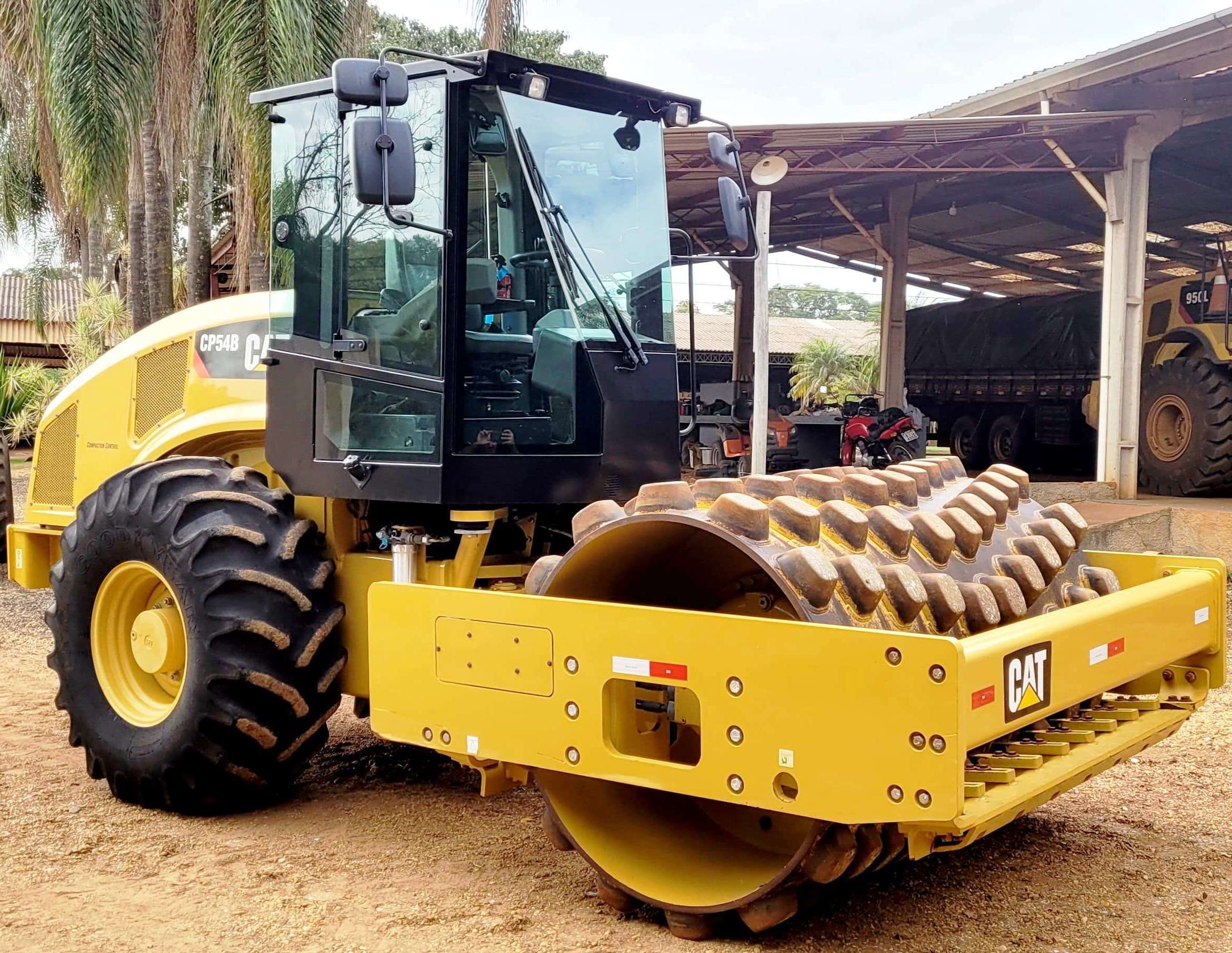 Rolo compactador Caterpillar CP54B 2019