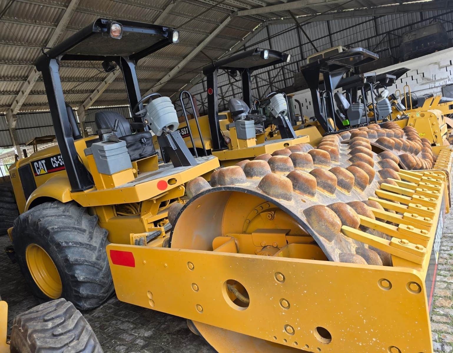 Rolo compactador Caterpillar CS 531D 2002