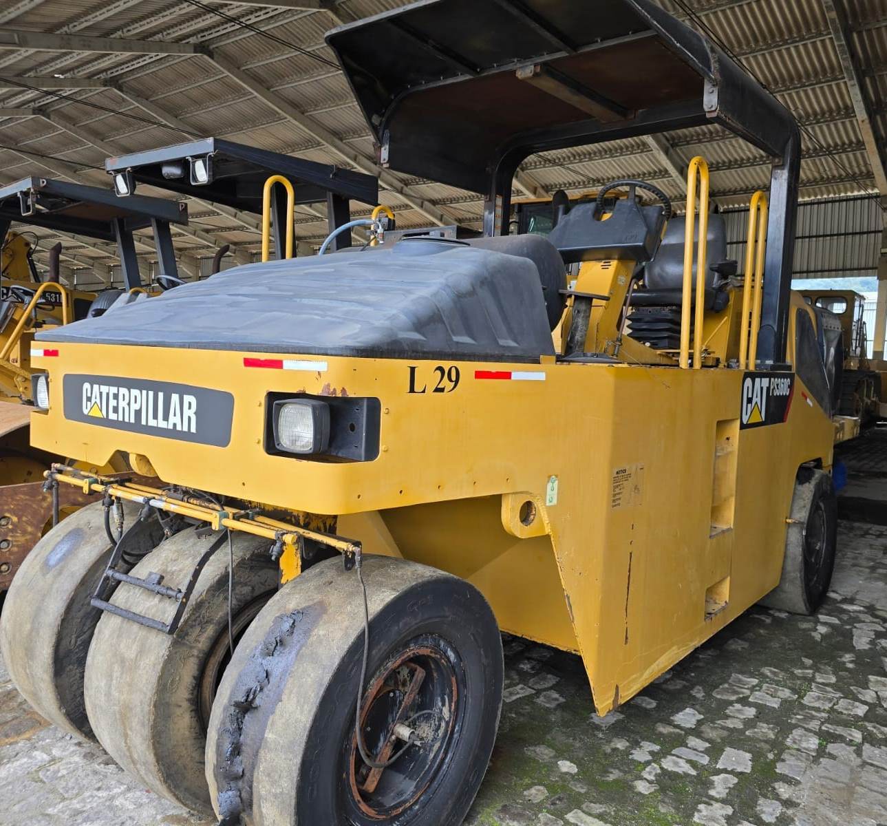 Rolo compactador Caterpillar PS360C 2011