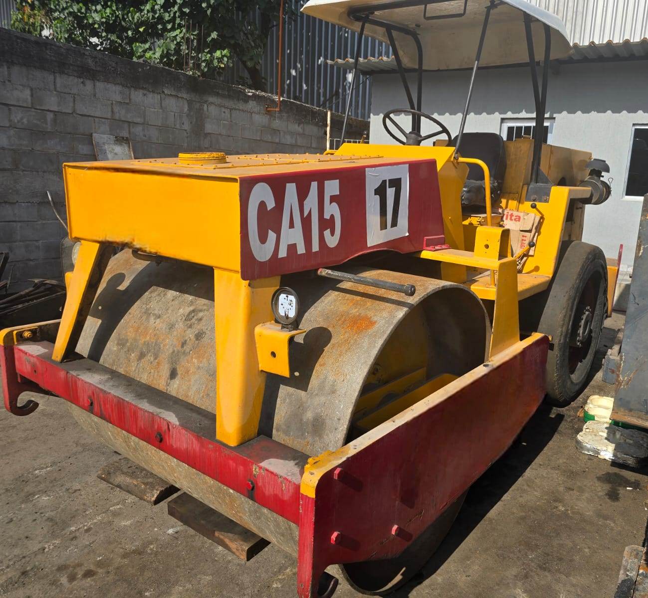 Rolo compactador Dynapac CA15 2000
