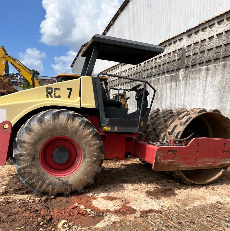 Rolo compactador Dynapac CA250 2009