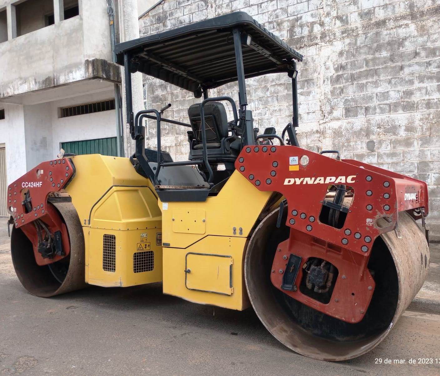 Rolo compactador Dynapac CC 424 2013