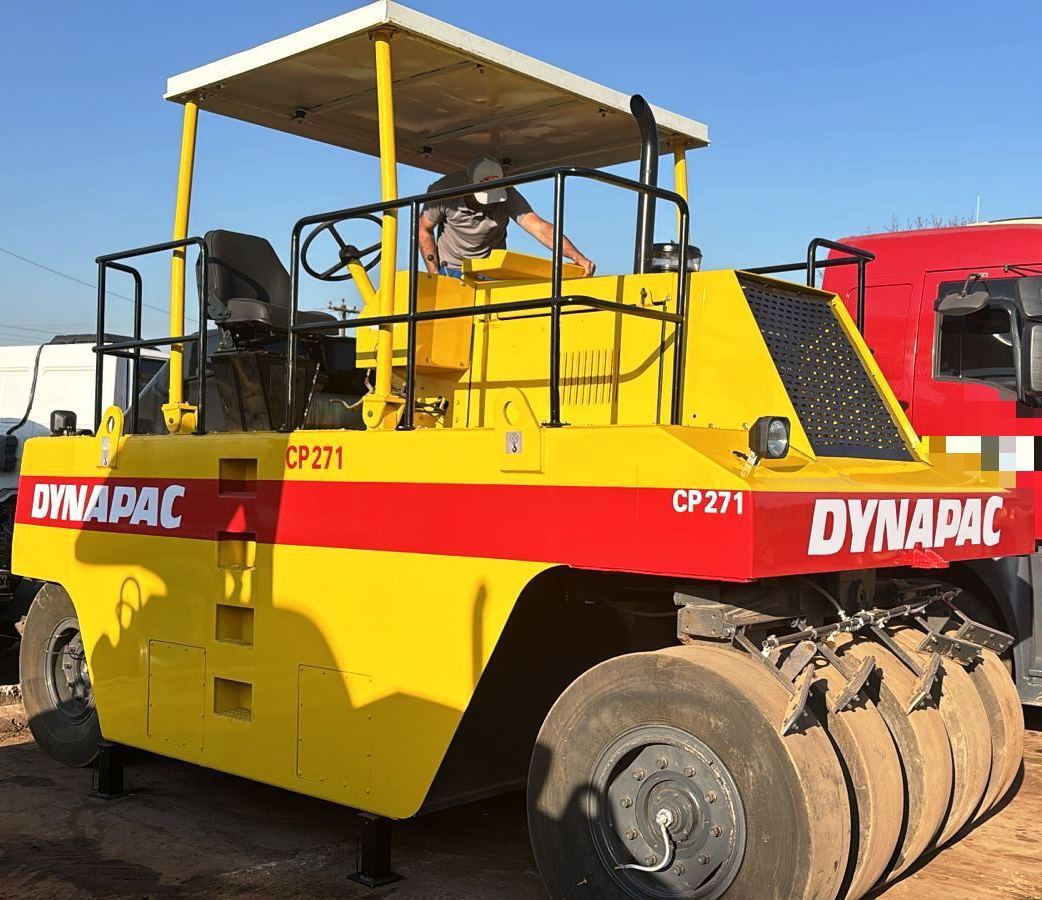 Rolo compactador Dynapac CP-271 2006