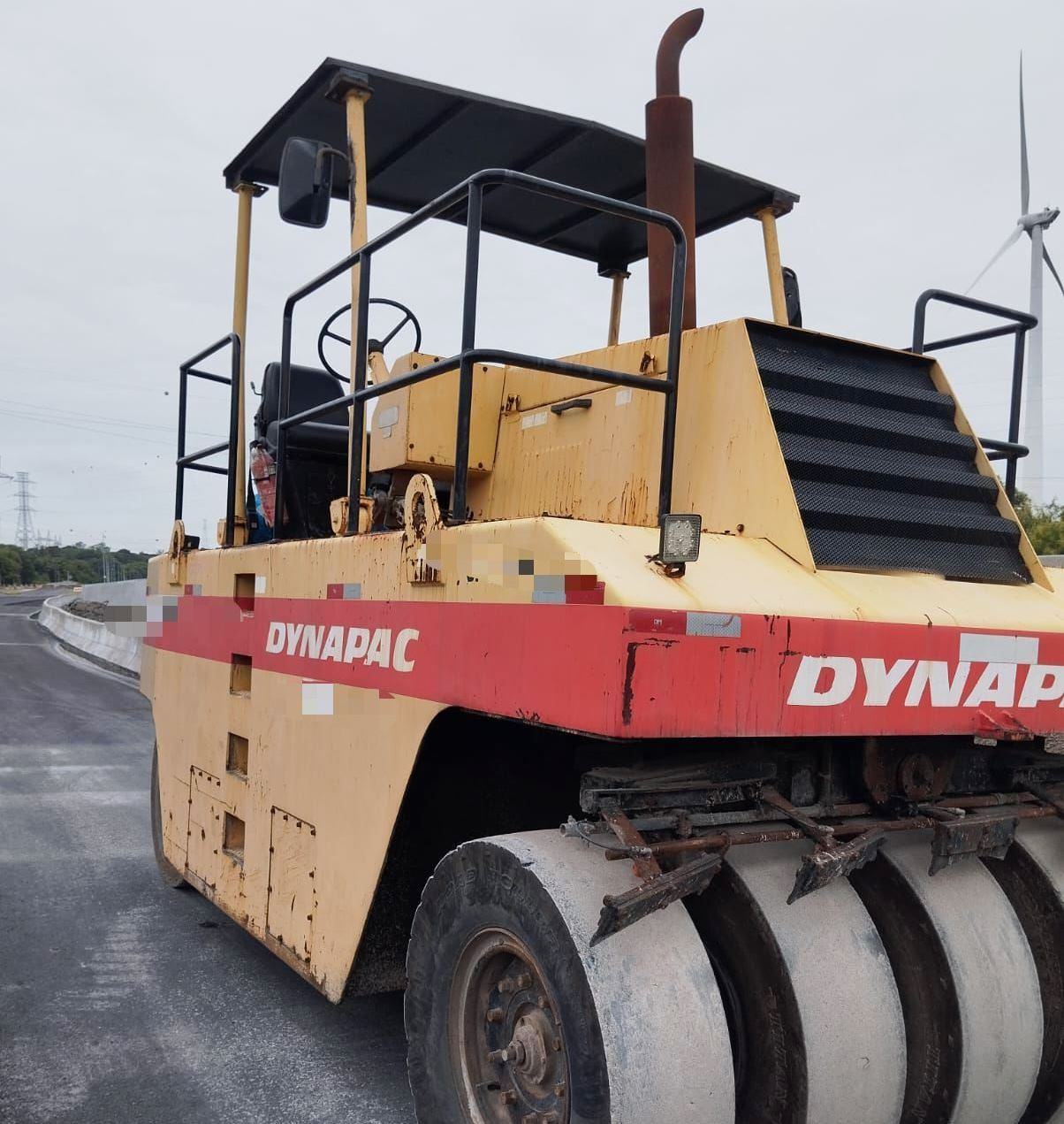 Rolo compactador Dynapac CP-271 2009