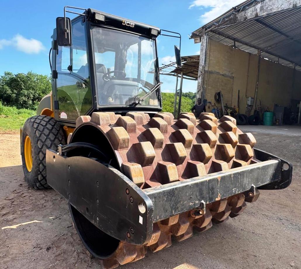 Rolo compactador JCB VM115 2011