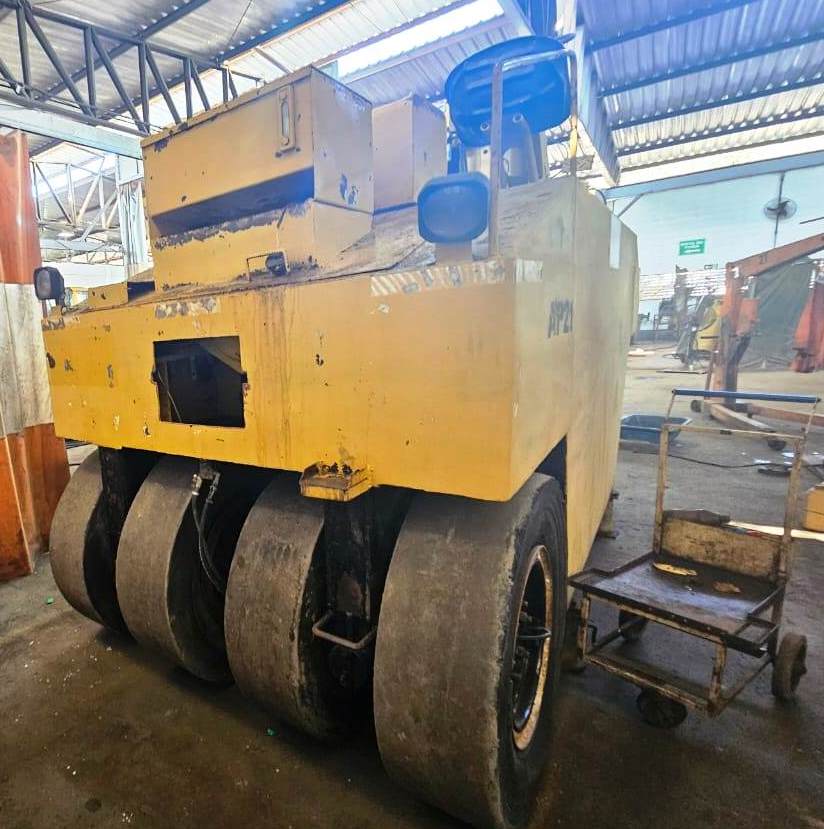 Rolo compactador Müller AP21 1974